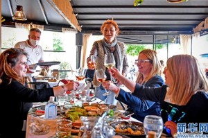 第一攻略.“鲸鲨斗牌能不能开挂,有什么辅助功能”爆光开挂猫腻详情